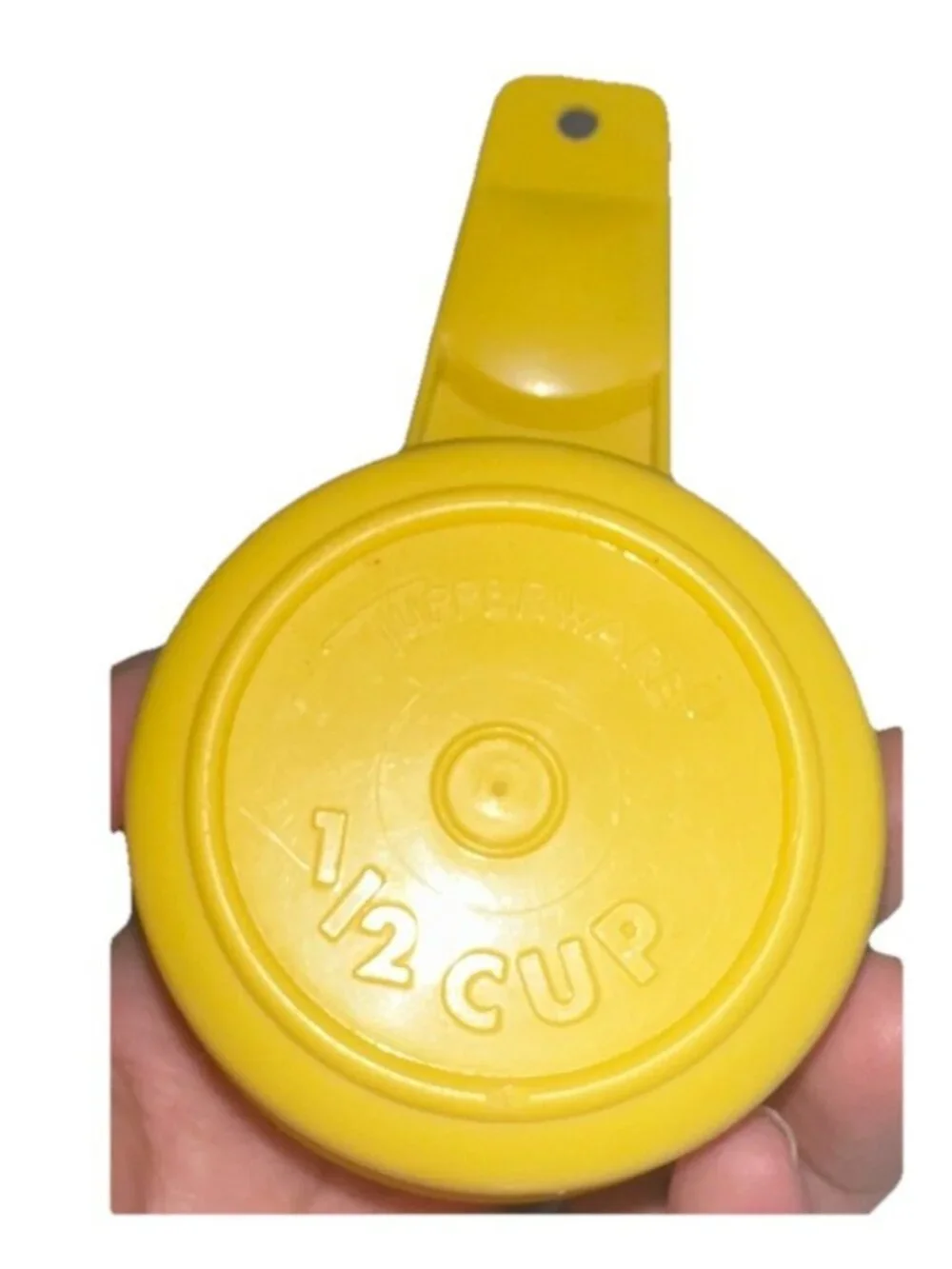 Tupperware 1/2 Cup BRIGHT YELLOW Measuring Cup 764-5 Vintage Dry Measure